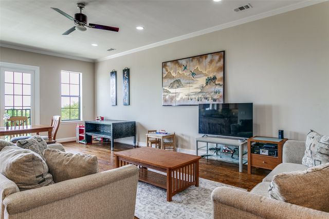 1132 Hemingway Lane, Irving, TX 75063