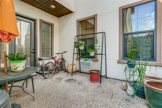 1132 Hemingway Lane, Irving, TX 75063