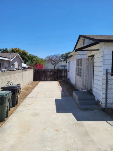 15723 Indiana Avenue, Paramount, CA 90723