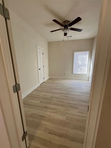 705 E 1st North Street, Kaufman, TX 75142