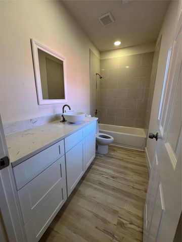 705 E 1st North Street, Kaufman, TX 75142