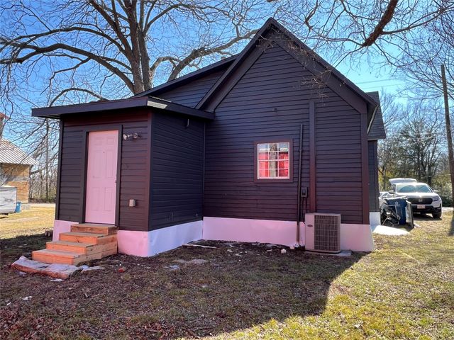 705 E 1st North Street, Kaufman, TX 75142