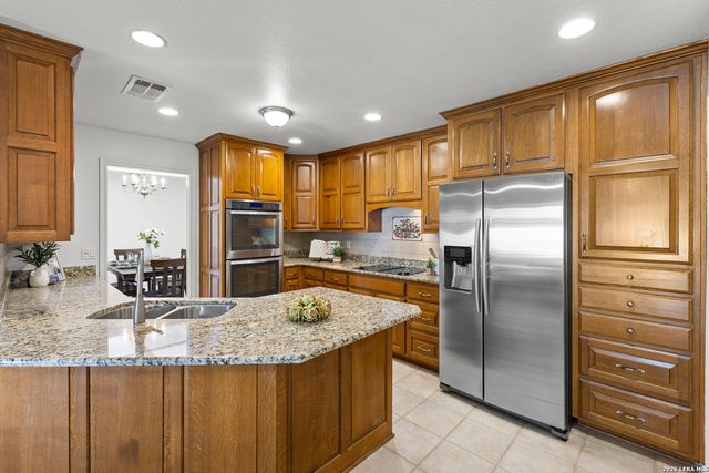 6119 CRESCENT FLS, Windcrest, TX 78239