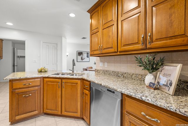6119 CRESCENT FLS, Windcrest, TX 78239