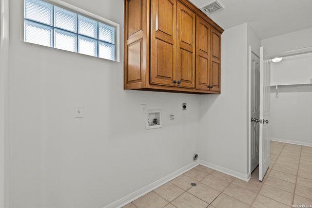 6119 CRESCENT FLS, Windcrest, TX 78239