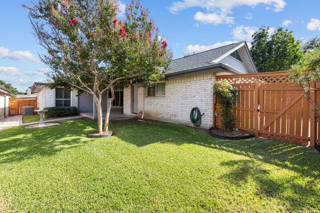 6119 CRESCENT FLS, Windcrest, TX 78239