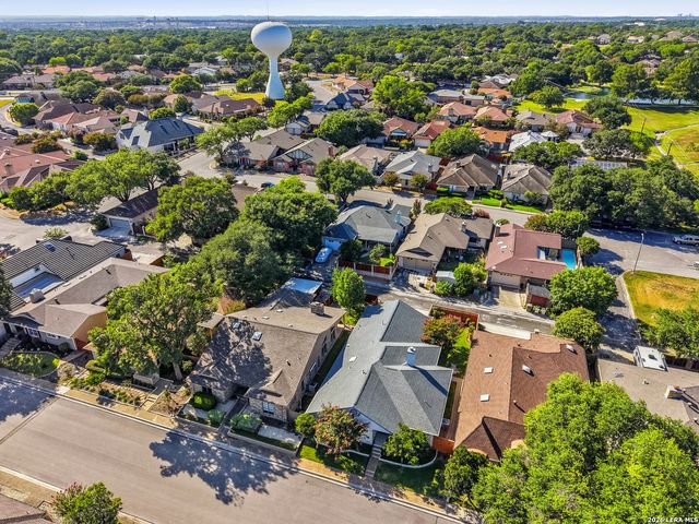 6119 CRESCENT FLS, Windcrest, TX 78239