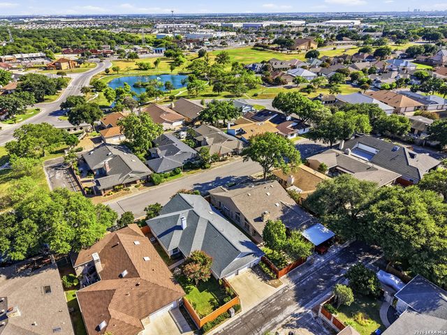 6119 CRESCENT FLS, Windcrest, TX 78239