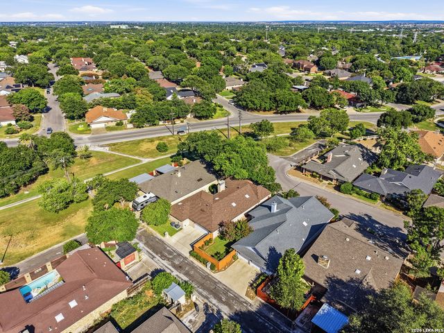 6119 CRESCENT FLS, Windcrest, TX 78239
