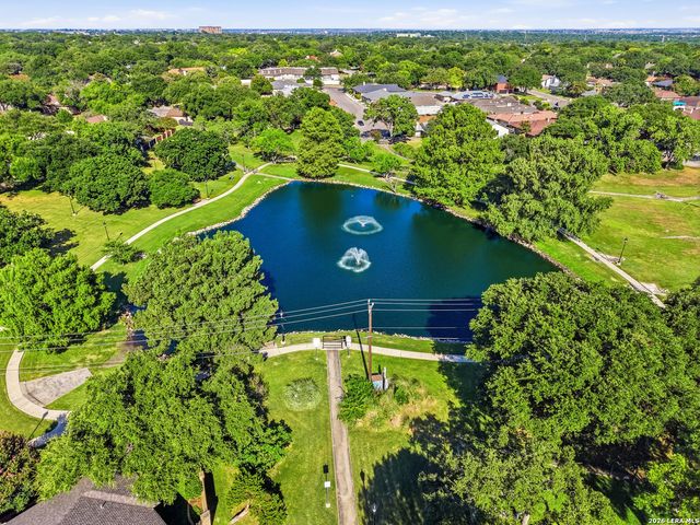 6119 CRESCENT FLS, Windcrest, TX 78239