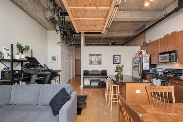 320 E 21ST Street 807, Chicago, IL 60616