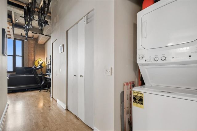 320 E 21ST Street 807, Chicago, IL 60616