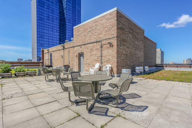 320 E 21ST Street 807, Chicago, IL 60616