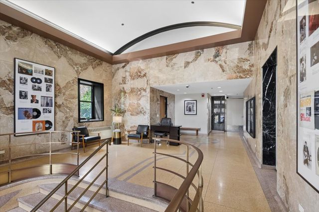 320 E 21ST Street 807, Chicago, IL 60616