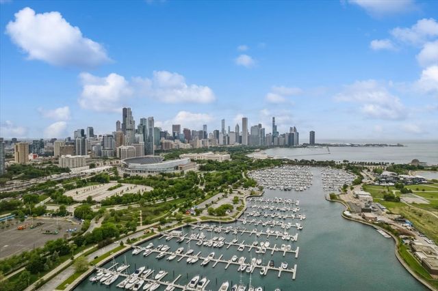 320 E 21ST Street 807, Chicago, IL 60616