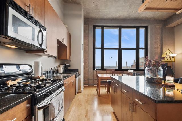 320 E 21ST Street 807, Chicago, IL 60616