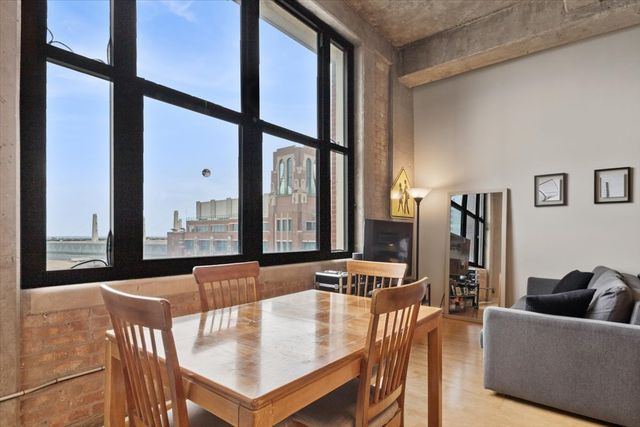 320 E 21ST Street 807, Chicago, IL 60616