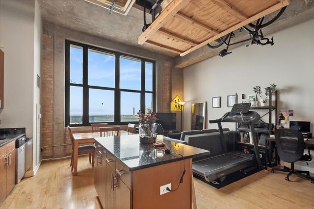 320 E 21ST Street 807, Chicago, IL 60616