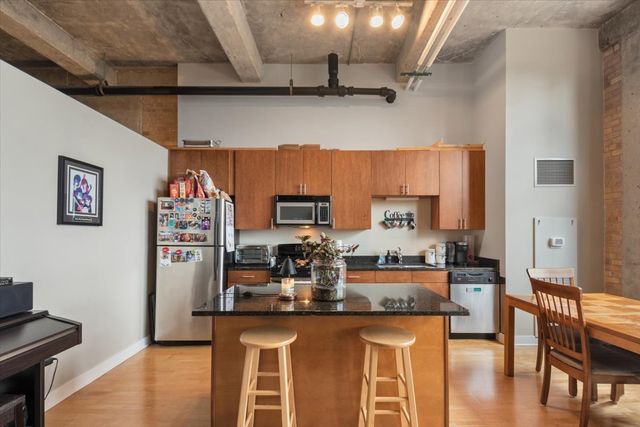 320 E 21ST Street 807, Chicago, IL 60616