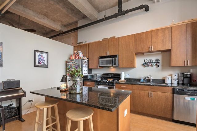 320 E 21ST Street 807, Chicago, IL 60616