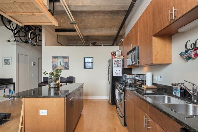 320 E 21ST Street 807, Chicago, IL 60616