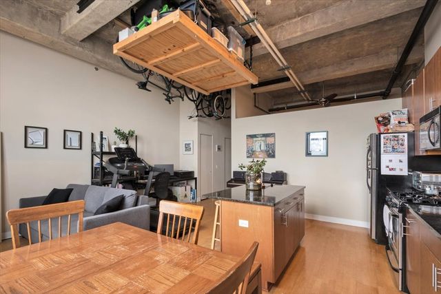320 E 21ST Street 807, Chicago, IL 60616