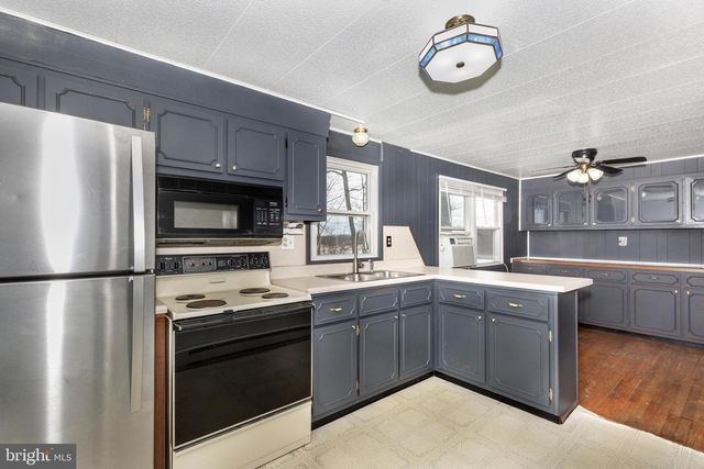 16 LEPPO RD, Westminster, MD 21158