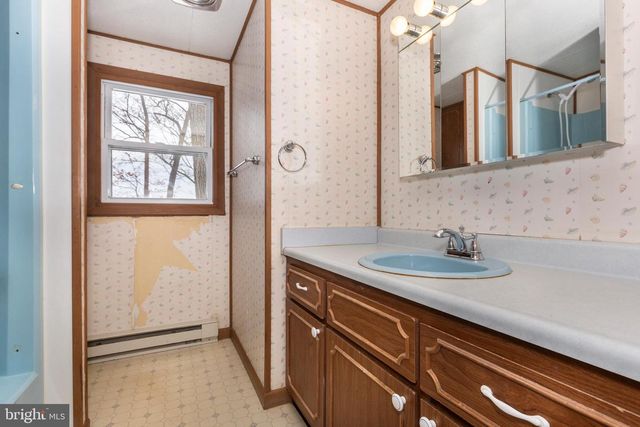 16 LEPPO RD, Westminster, MD 21158