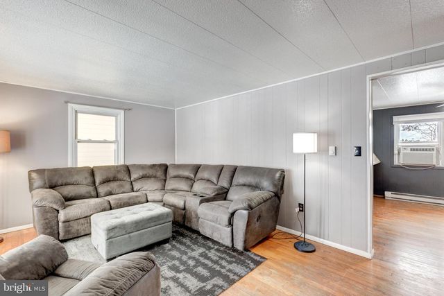 16 LEPPO RD, Westminster, MD 21158