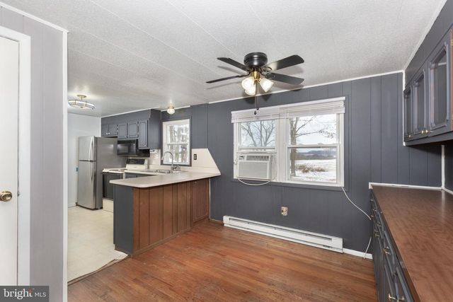 16 LEPPO RD, Westminster, MD 21158