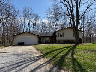 18 Sawmill Road, Carbondale, IL 62901