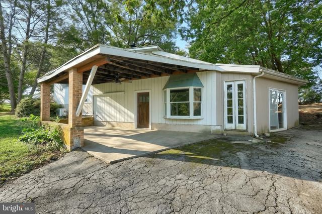 3295 WOODBERRY RD, York, PA 17408