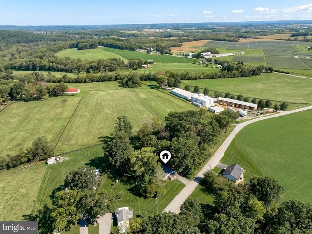 3295 WOODBERRY RD, York, PA 17408
