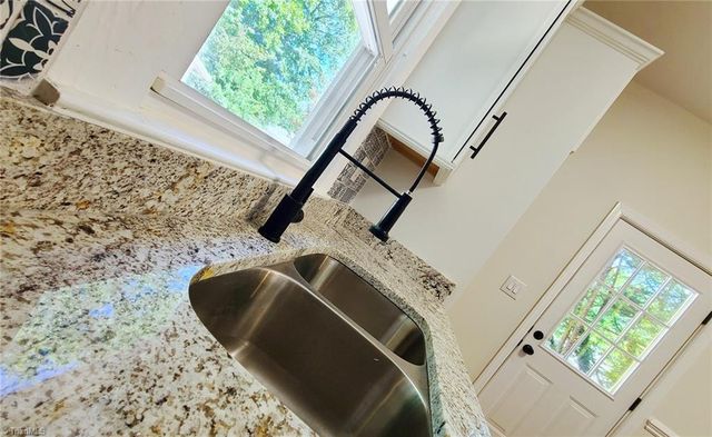 628 Mission Road, Winston-salem, NC 27103