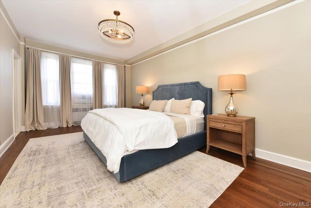 8 BARSTOW #6-D, Great Neck, NY 11021