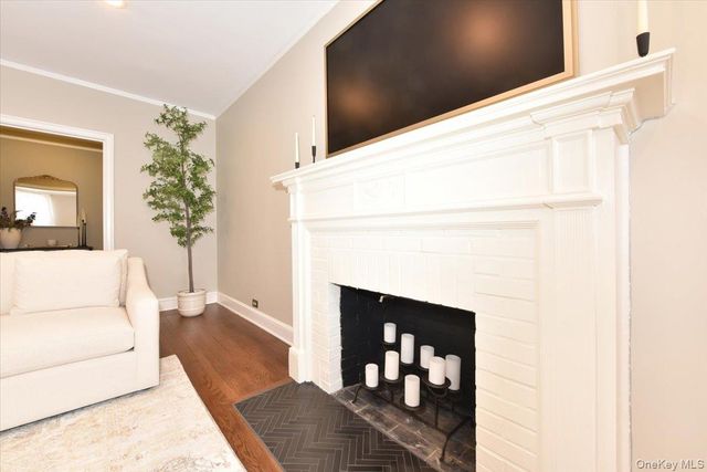 8 BARSTOW #6-D, Great Neck, NY 11021