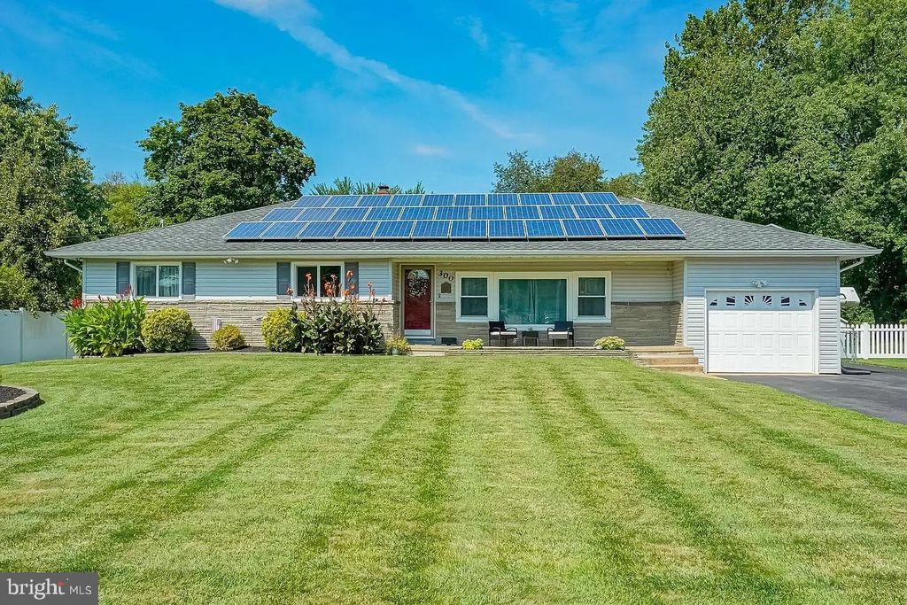 300 HESSIAN AVE, West Deptford, NJ 08096