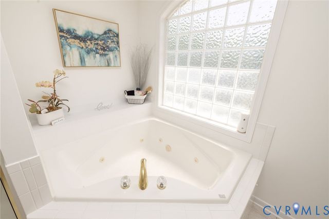909 Newsome Ct, Goochland, VA 23063