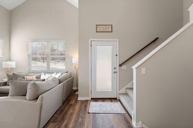 2651 New Century Boulevard S, Maplewood, MN 55119