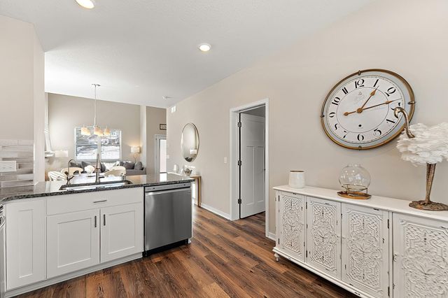 2651 New Century Boulevard S, Maplewood, MN 55119