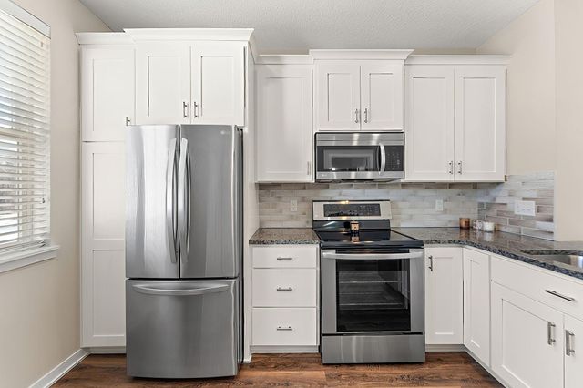 2651 New Century Boulevard S, Maplewood, MN 55119