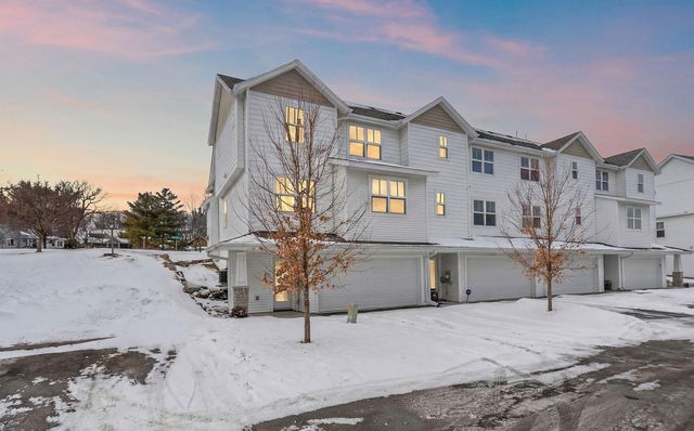 2651 New Century Boulevard S, Maplewood, MN 55119