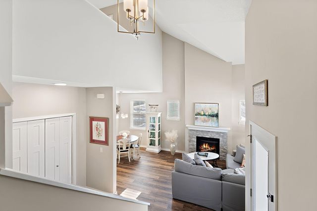 2651 New Century Boulevard S, Maplewood, MN 55119