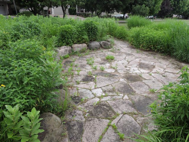 2651 New Century Boulevard S, Maplewood, MN 55119