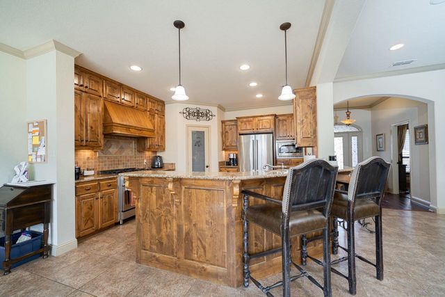 1000 Riverwood, Longview, TX 75604