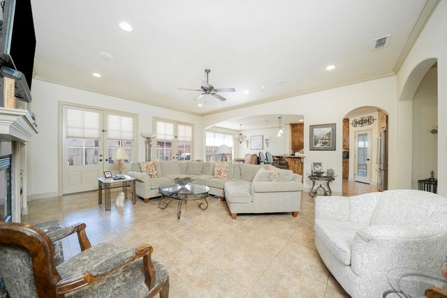 1000 Riverwood, Longview, TX 75604