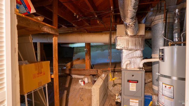 22 Oak Rd, Fairfax, CA 94930