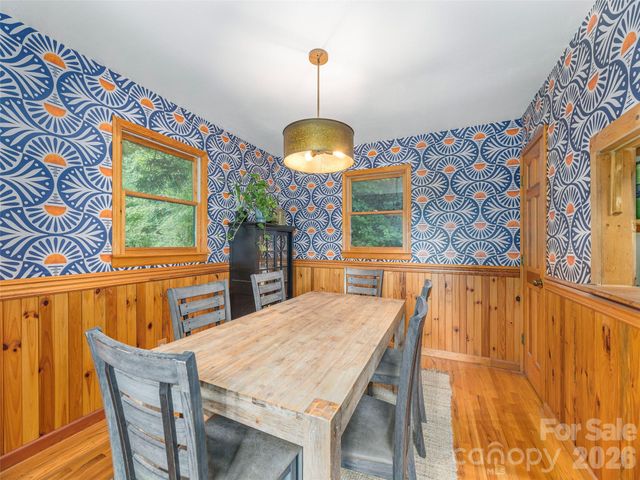 215 Hall Top Road, Waynesville, NC 28786