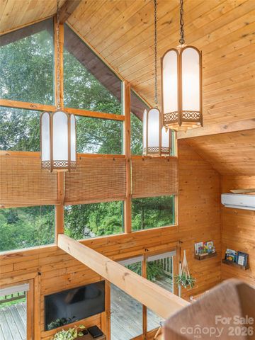 215 Hall Top Road, Waynesville, NC 28786