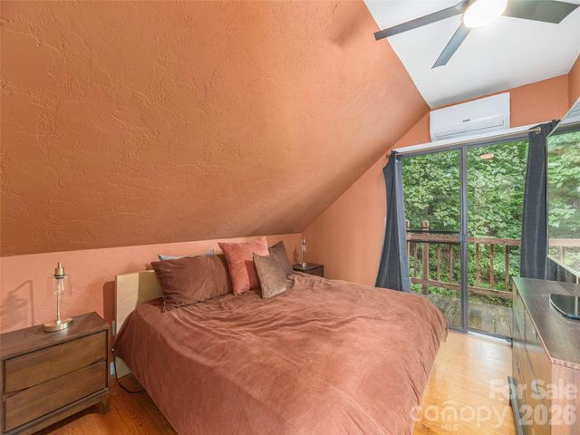 215 Hall Top Road, Waynesville, NC 28786